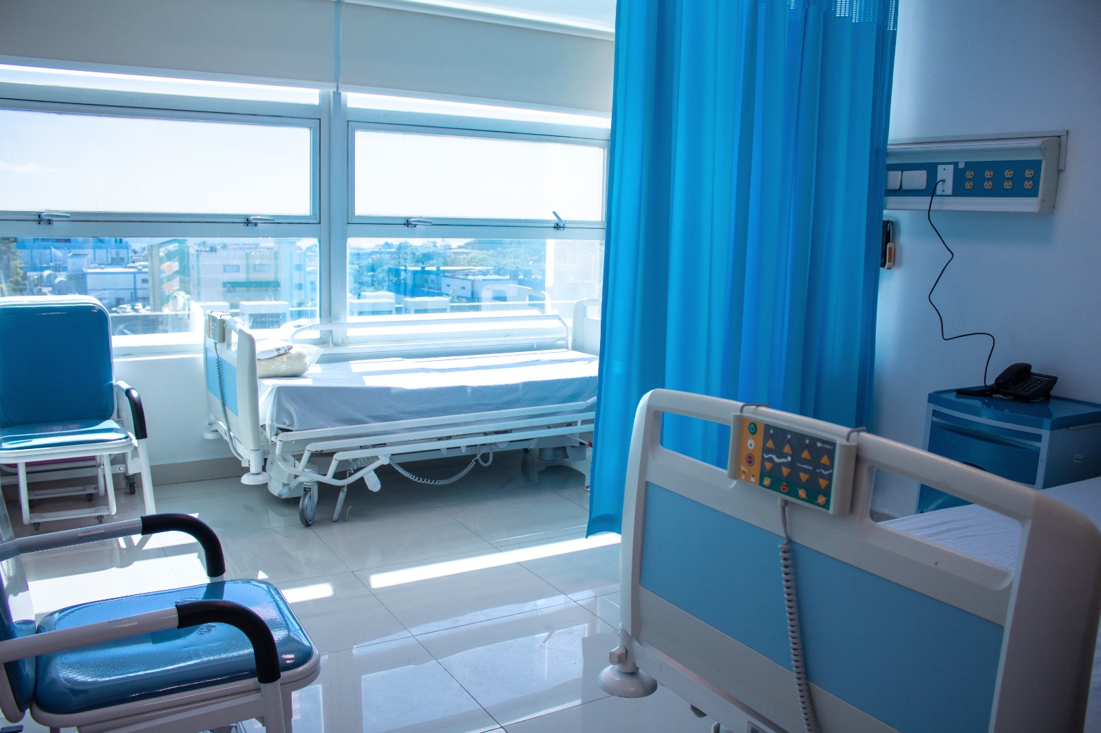 INCART amplía su capacidad de hospitalización con 14 nuevas habitaciones para pacientes oncológicos La directora del INCART, Dra. Bianny Rodríguez, destacó que esta ampliación representa un paso importante para mejorar la atención integral de los pacientes. “Con la puesta en funcionamiento de estas nuevas habitaciones seguimos fortaleciendo nuestra oferta hospitalaria, permitiéndonos atender a más pacientes con mayor dignidad, comodidad y calidad, que es una prioridad para esta gestión”, expresó.