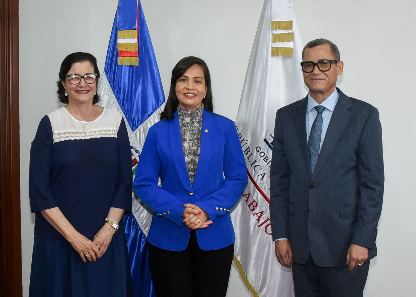 Ministro de Trabajo juramenta subgerente general del CNSS Ministro de Trabajo juramenta subgerente general del CNSS