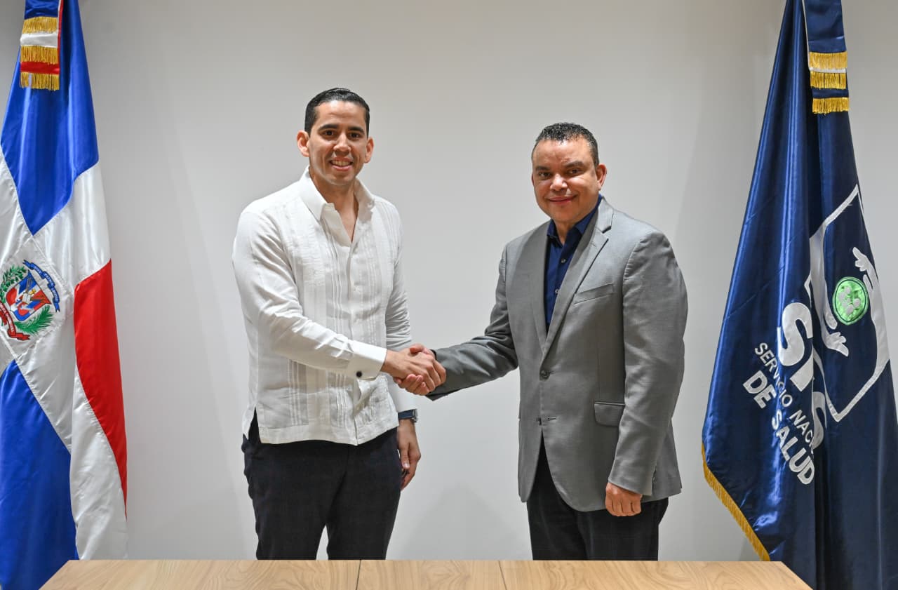 SNS y SENASA coordinan acciones para continuar fortaleciendo la atención en la red pública SNS y SENASA coordinan acciones para continuar fortaleciendo la atención en la red pública