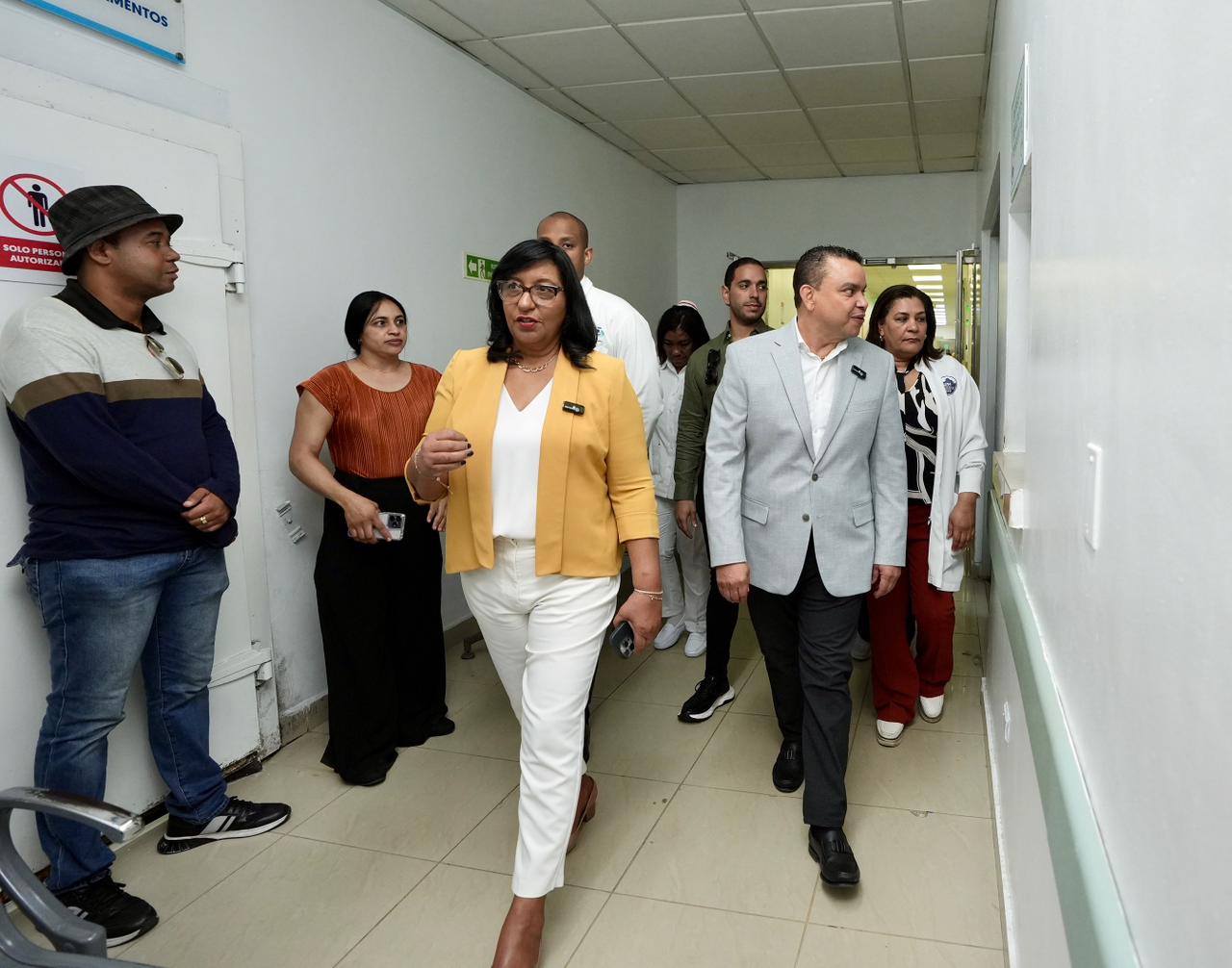 Director del SNS llega sin avisar a hospitales Robert Reid y Evangelina Rodríguez Director del SNS visita sin previo aviso los hospitales Robert Reid Cabral y Evangelina Rodríguez