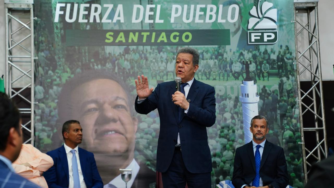 Leonel al PRM: “Ya no prometan más, hagan”, pues el “atraco de SeNaSa” les quitó la autoridad moral Leonel al PRM: “Ya no prometan más, hagan”, pues el “atraco de SeNaSa” les quitó la autoridad moral