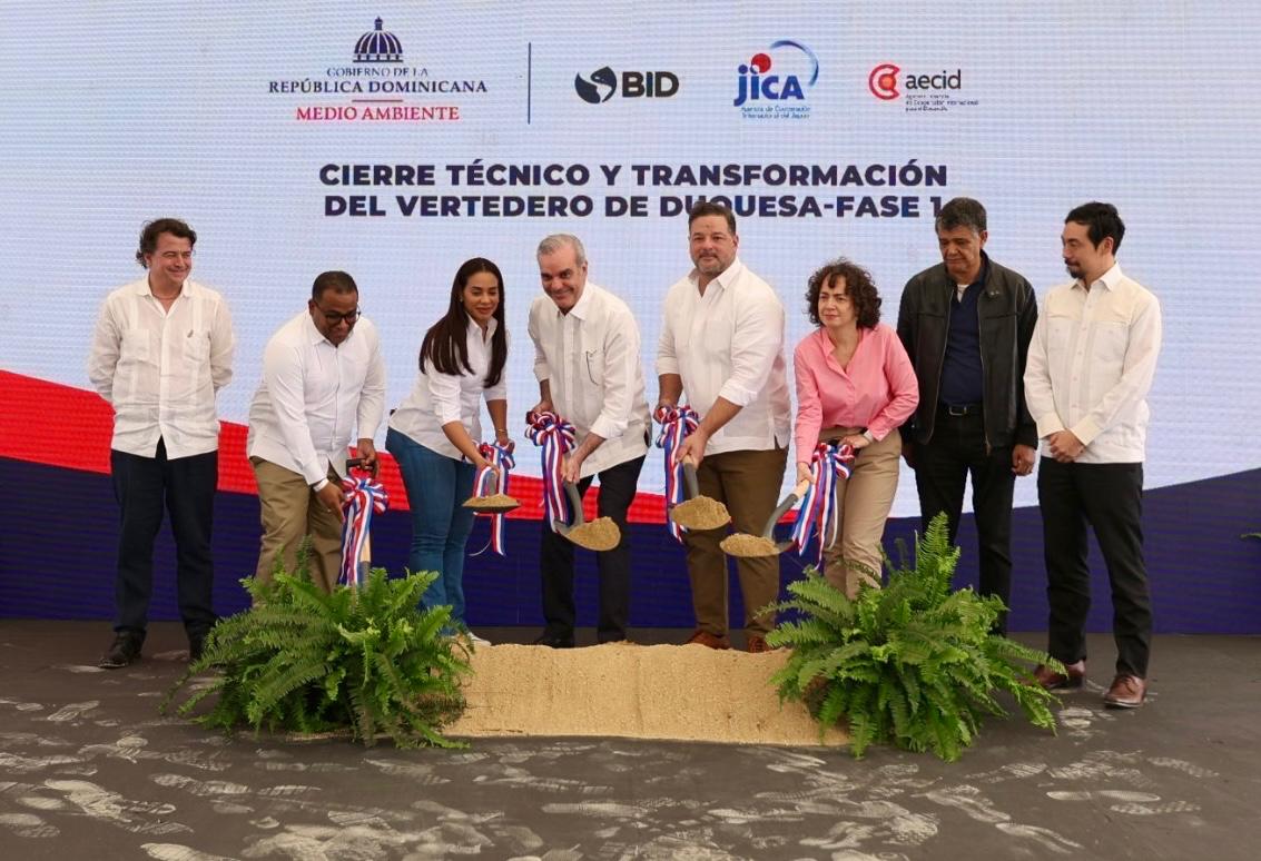 Gobierno dominicano inicia la primera fase de transformación del vertedero de Duquesa Gobierno dominicano inicia la primera fase de transformación del vertedero de Duquesa