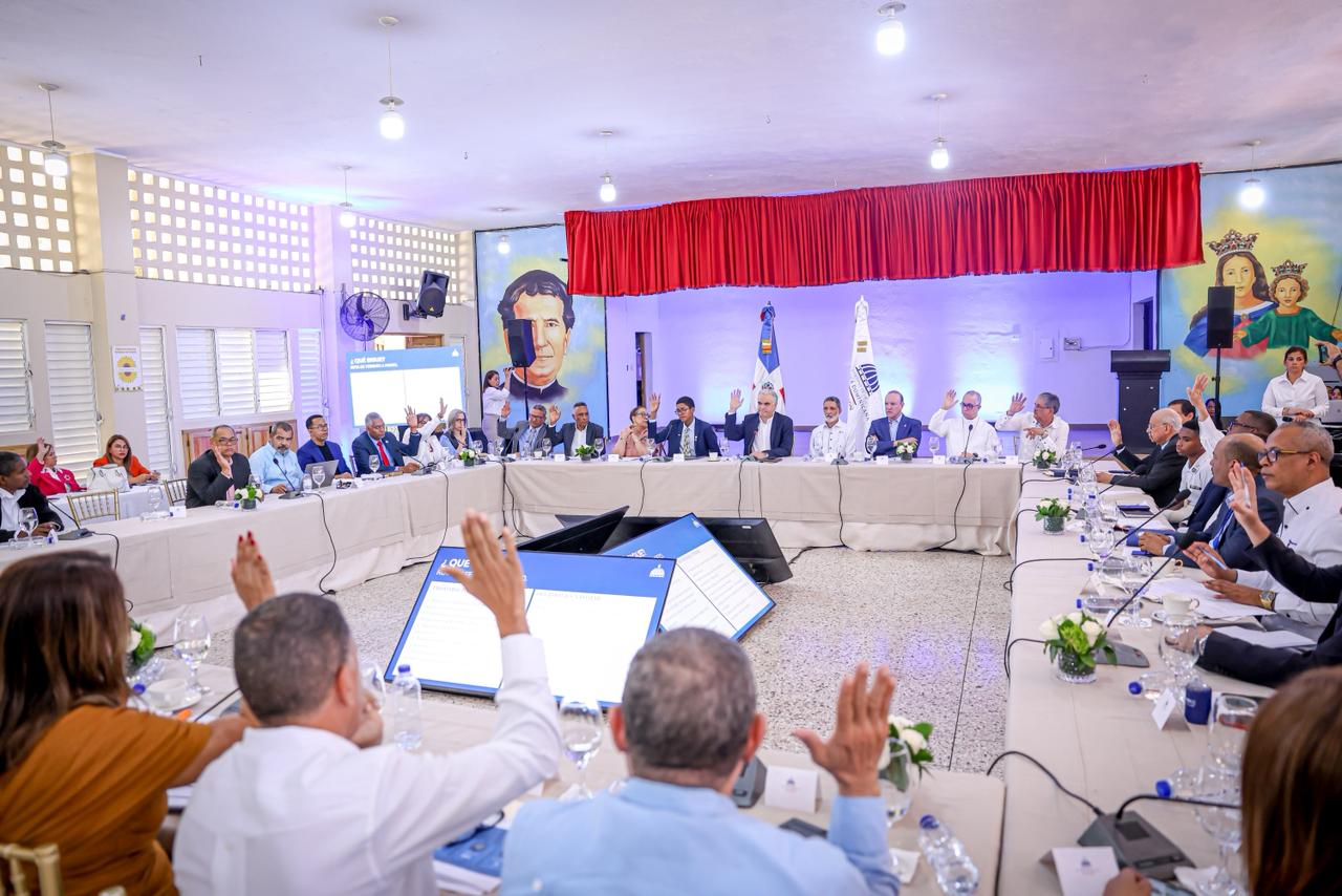 Luis Miguel De Camps formaliza la Mesa de los 5 Pilares en Santiago con énfasis en convivencia y armonía escolar Luis Miguel De Camps formaliza la Mesa de los 5 Pilares en Santiago con énfasis en convivencia y armonía escolar