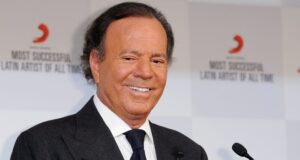 Julio Iglesias demandará a Yolanda Díaz por presuntas injurias y calumnias