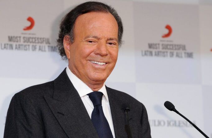 Julio Iglesias demandará a Yolanda Díaz por presuntas injurias y calumnias