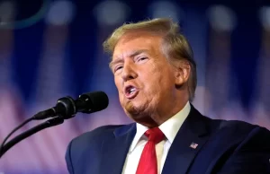 Donald Trump evita aclarar si su familia recibirá compensaciones del fondo creado bajo Biden