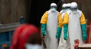 RD del Congo eleva a 131 las muertes sospechosas por el brote de ébola en el este del país