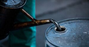 Petróleo supera los US$108 tras aplazamiento de posible ataque de EE.UU. contra Irán