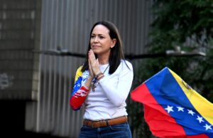María Corina Machado celebra liberación de expolicías tras 23 años presos en Venezuela
