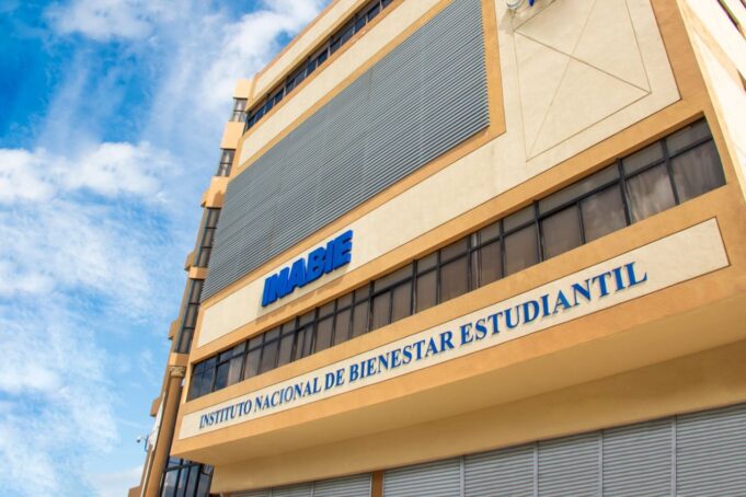INABIE asegura alimentación escolar a más de 149 mil jóvenes y adultos