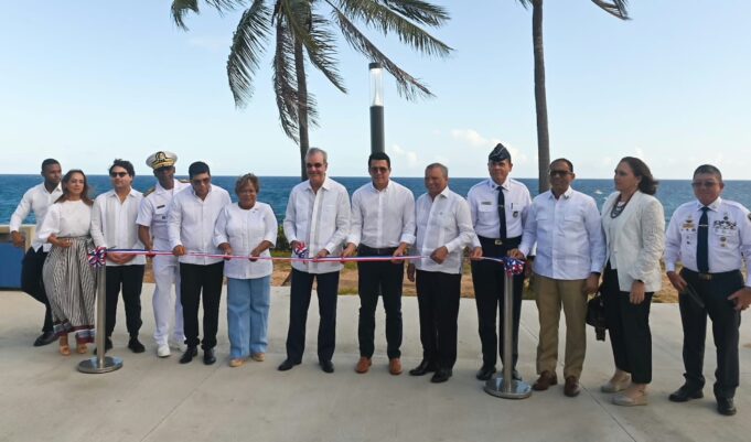 Abinader y Collado inauguran segunda fase del malecón de Santo Domingo Este
