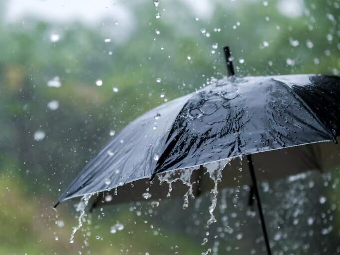 Vaguada y onda tropical provocarán fuertes aguaceros este martes