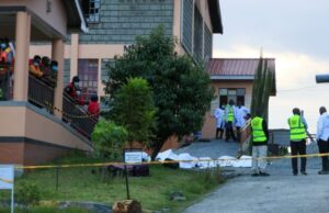 Ocho estudiantes detenidas por incendio que dejó 16 niñas muertas en Kenia
