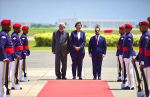 Presidenta de Surinam llega al país para reunión con Abinader