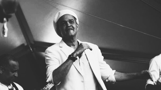Muere Alex Bueno, una de las voces más emblemáticas del merengue y la bachata dominicana