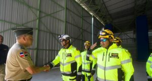 Gobierno dominicano envía nuevo contingente de rescatistas a Venezuela para reforzar las labores de búsqueda