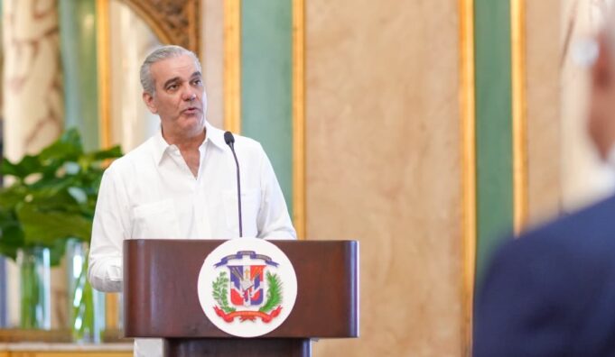 Abinader juramenta comité para fortalecer la salud mental en el sistema penitenciario
