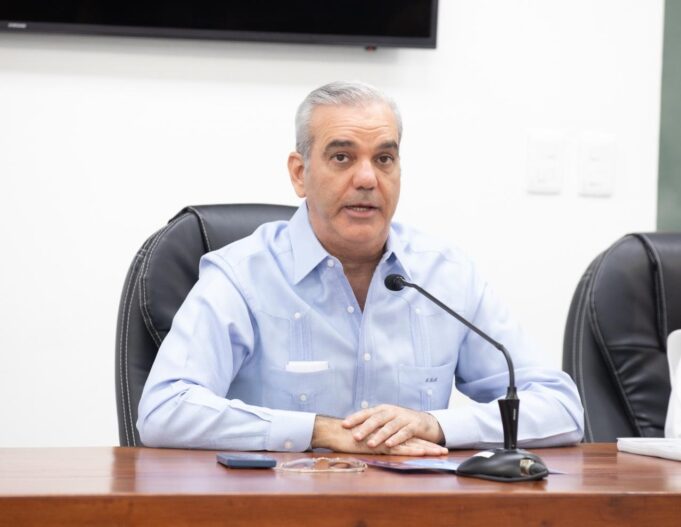 Abinader convoca Consejo de Gobierno para fortalecer plan ante temporada ciclónica