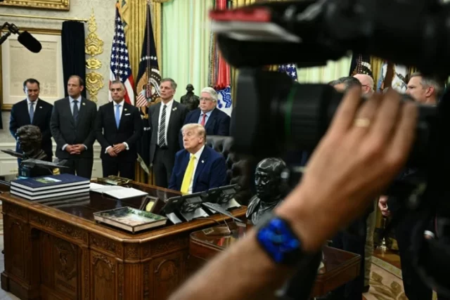 Trump aprueba inversión en ‘hermoso y limpio carbón’ con dos nuevas plantas en EEUU