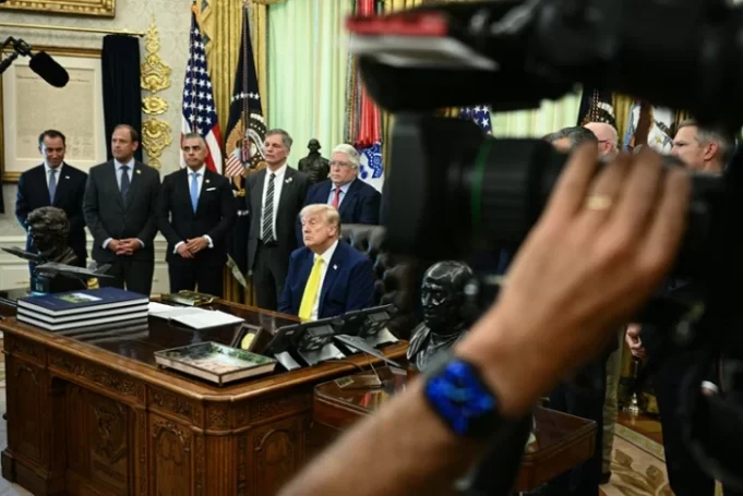 Trump aprueba inversión en ‘hermoso y limpio carbón’ con dos nuevas plantas en EEUU