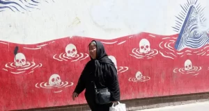 Irán afirma que solo Teherán puede normalizar el tránsito por el estrecho de Ormuz
