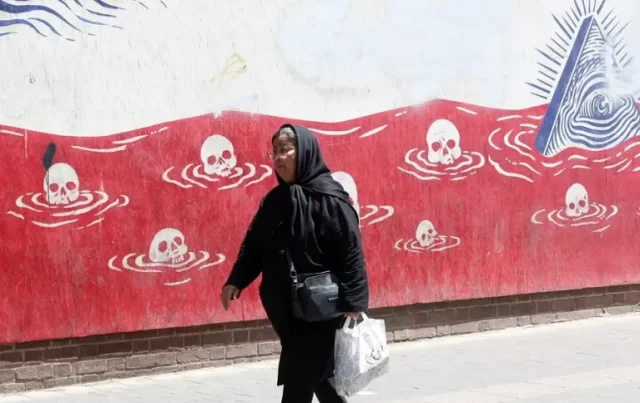 Irán afirma que solo Teherán puede normalizar el tránsito por el estrecho de Ormuz