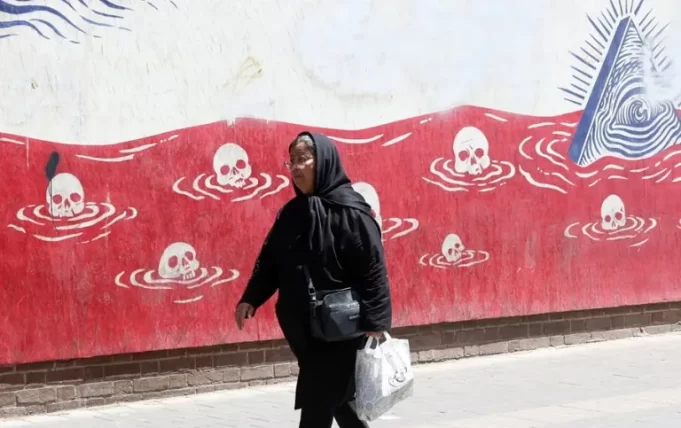Irán afirma que solo Teherán puede normalizar el tránsito por el estrecho de Ormuz