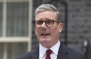 Starmer podría anunciar su dimisión este lunes tras el ascenso de Burnham