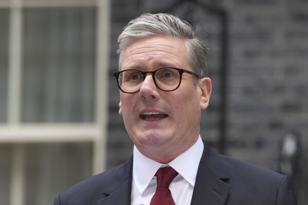 Starmer podría anunciar su dimisión este lunes tras el ascenso de Burnham