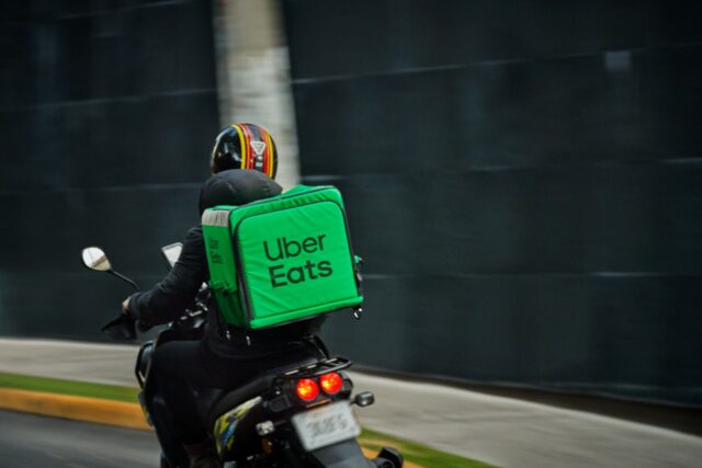 MICM y Uber Eats firman alianza histórica para impulsar a las mipymes dominicanas
