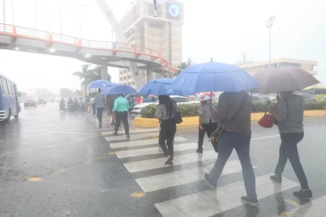 Polvo del Sahara y vaguada provocarán aguaceros aislados este lunes