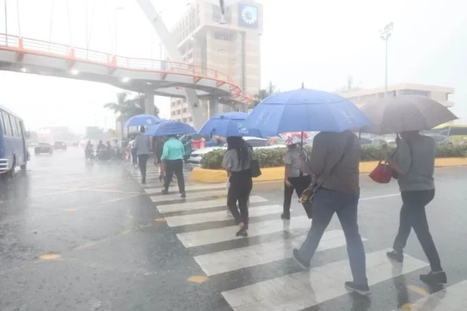 Polvo del Sahara y vaguada provocarán aguaceros aislados este lunes