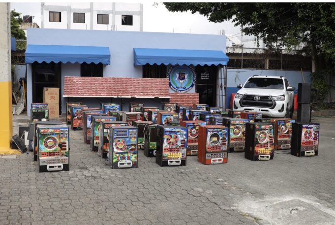 PN ocupa más de 329 mil cigarrillos y retiene 52 tragamonedas en operativos