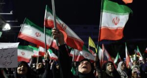 Irán acusa a EE.UU. de violar alto el fuego por ataques y bloqueo naval