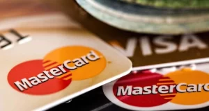 Cuba suspenderá operaciones con tarjetas Visa y Mastercard por restricciones de EE.UU.