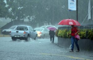 Vaguada y onda tropical provocarán lluvias aisladas; polvo del Sahara mantendrá ambiente caluroso