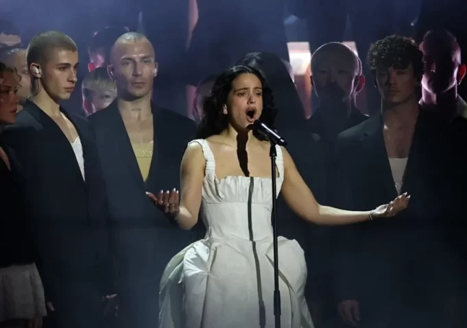 Rosalía pospone conciertos en Miami y Orlando por emergencia familiar