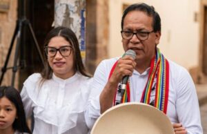 Roberto Sánchez inicia la jornada electoral con una misa y llama a emitir un “voto de conciencia”