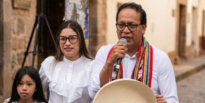 Roberto Sánchez inicia la jornada electoral con una misa y llama a emitir un “voto de conciencia”