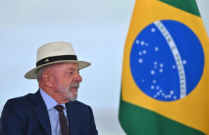Encuesta sitúa a Lula con ventaja sobre Flávio Bolsonaro en eventual segunda vuelta electoral