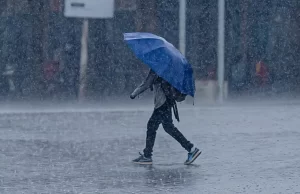 Vaguada y onda tropical provocarán aguaceros y tormentas este jueves