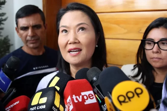 Keiko Fujimori mantiene ligera ventaja en el conteo presidencial