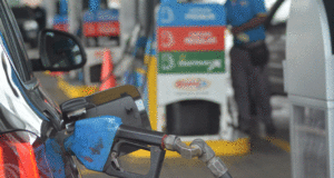 Gobierno ajusta precios de algunos combustibles y congela el GLP por tres meses