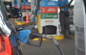 Gobierno ajusta precios de algunos combustibles y congela el GLP por tres meses