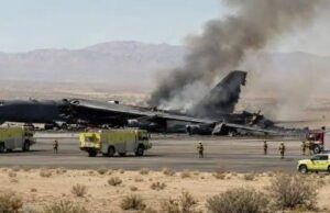 Mueren ocho militares tras caída de un bombardero B-52 en California