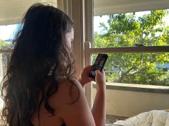 Redes sociales desplazan a la prensa entre jóvenes australianos