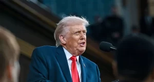 Trump amenaza a Irán con nuevos bombardeos si incumple el acuerdo