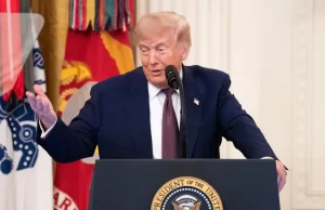 Trump asegura que Irán no recibirá fondos de Estados Unidos