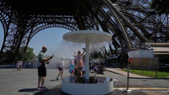Francia activa alerta máxima por intensa ola de calor