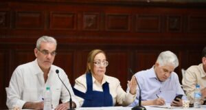 Abinader pasa balance a obras en Santiago junto a líderes comunitarios